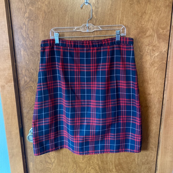 Plaid Skirt - Picture 2 of 2